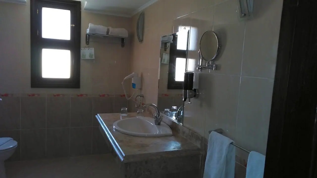 الفندق روحانو بيتش ريزورت - القصير